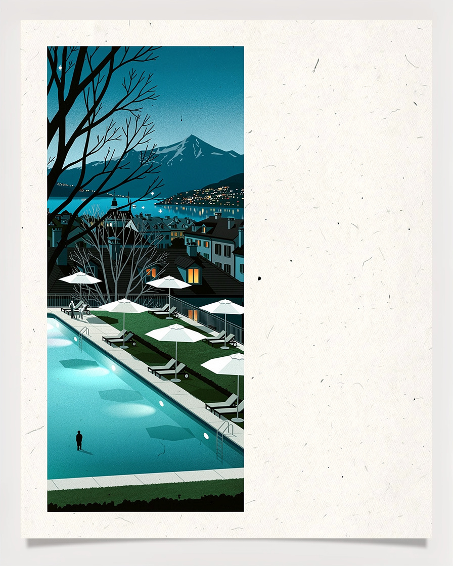 Piscine extérieure d'un hôtel d'Annecy entourée de pelouse, parasols blancs et toits de la ville en contrebas
